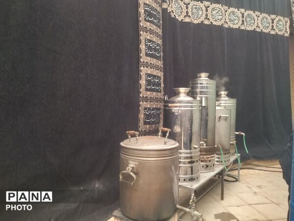 خانه‌ای به وسعت یک استان؛ روایت اولین شب محرم در خانه امام حسینی یزد
