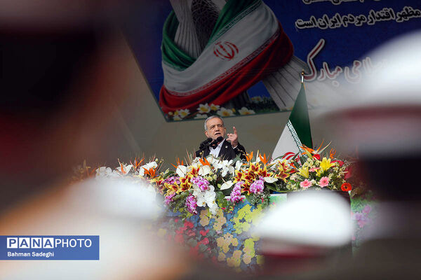 سخنرانی رئیس جمهور در جمع راهپیمایان ۲۲ بهمن