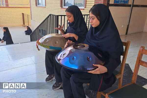 دانش‌آموزان سفیر تغذیه سالم در بازارچه غذای سالم