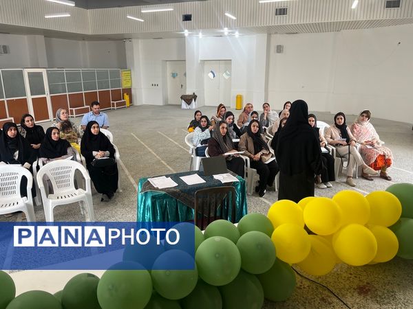 جلسه اولیا و مربیان پایه سوم در دبستان شهید تندگویان