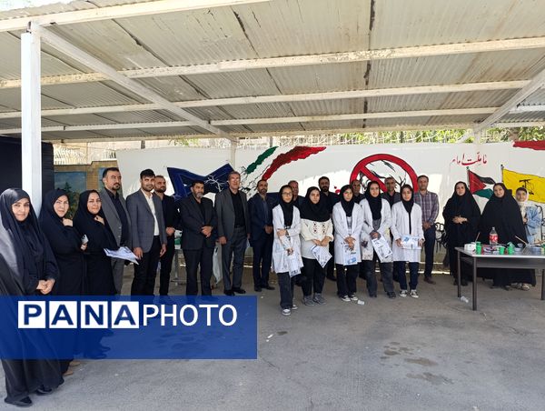 قدردانی از دانش‌آموزان فعال در نمایشگاه نقاشی حماسه حسینی 