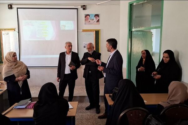 برگزاری کارگاه‌های «طرح توانا» و تجلیل از سرگروه‌های اجتماعات یادگیری در ناحیه یک شهرری