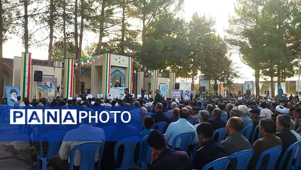 غبارروبی مزار شهدا توسط مسئولین شهرستان نیشابور انجام شد 