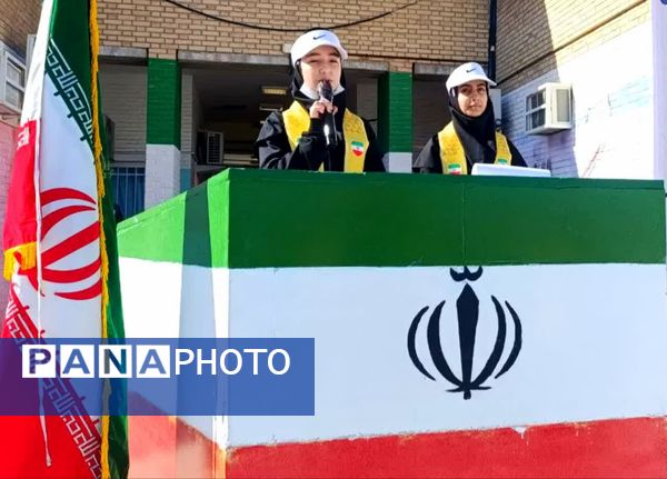  وقتی نهال‌ها هم انقلابی شدند؛ فجر در حیاط مدرسه ام‌البنین