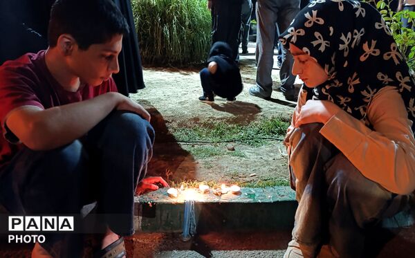  مشق شبانه سوگواران برای رهبر شهید در شام غریبان