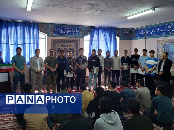 مراسم تجلیل از ستارگان دبیرستان عابدینی خرم ملارد 