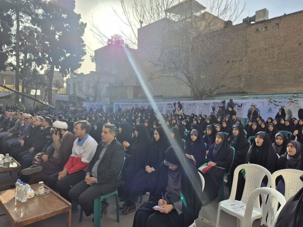 صدای انقلاب طنین انداز شد