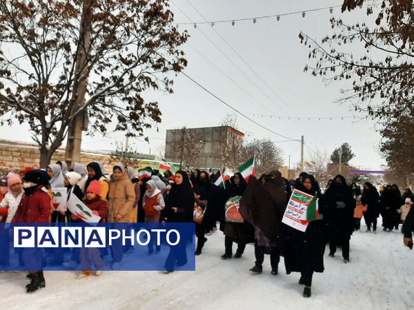تجلی حضور مردم ولایتمدار شهر غلامان در راهپیمایی ۲۲ بهمن