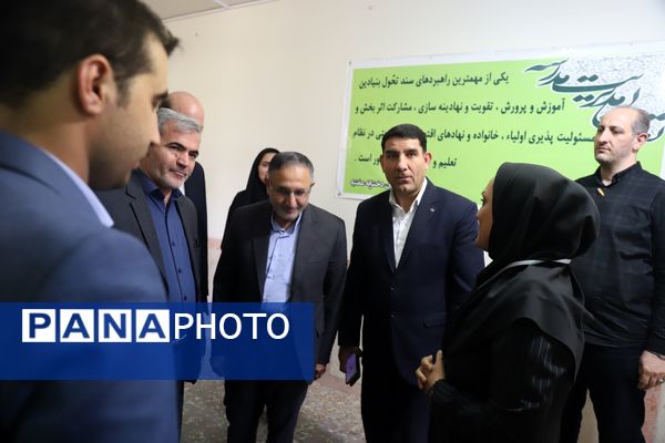 بازدید معاون حقوقی و امور مجلس وزیر آموزش و پرورش از حوزه ارزیابی پذیرفته شدگان کیفیت‌بخشی در آموزشگاه عفتیه تبریز