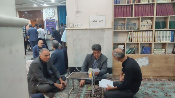  میزخدمت و دیدار فرماندار مشهد به همراه مسئولان ادارات با شهروندان مشهدی