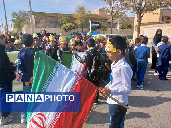 راهپیمایی روز 13 آبان در کوچه‌های شهر رضویه