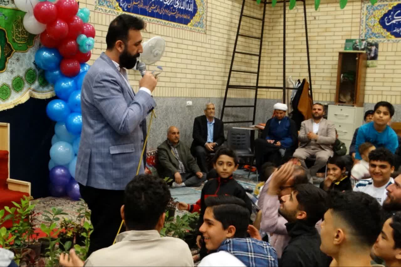 مسجدالقرآن غرق در شادی میلاد کریم اهل بیت(ع)