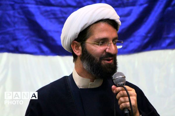 محفل نویسنده کتاب «فرمانده سری» در یزد