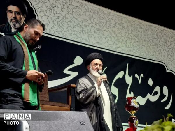 بیعت نوجوانان آرمانی با آرمان عزیز در حرم حضرت عبدالعظیم حسنی (ع)