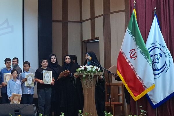 تجلیل از برگزیدگان جشنواره بزرگ جوانه در مجتمع آموزشی و فرهنگی علوم پزشکی شیراز 