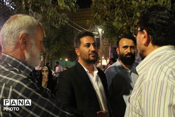 میز خدمت مسئولین آموزش و پرورش ناحیه یک شهرستان بهارستان