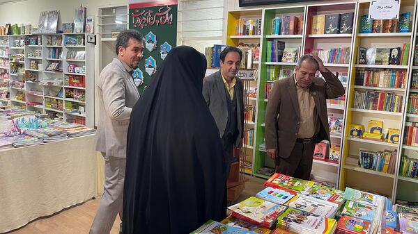 بازدید مدیران مدارس غیردولتی ناحیه ۷ مشهد از نمایشگاه کتاب
