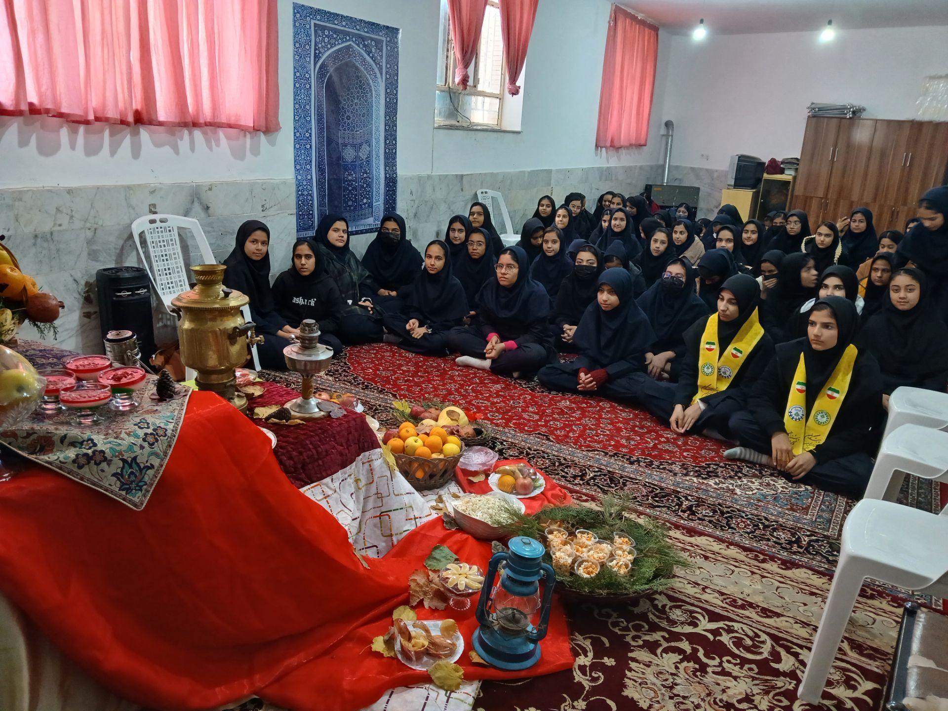 بزرگداشت شب یلدا  در آموزشگاه مرحوم صفری شهرستان خلیل آباد 