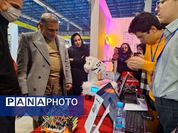 روز سوم از نمایشگاه پژوهش و فناوری در مشهد