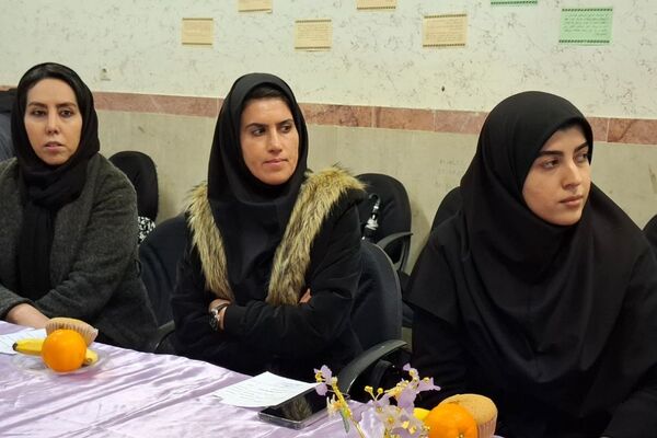 جلسه شورای دبیران در مدرسه جوادالائمه بهارستان ۲