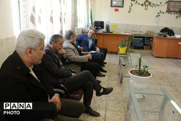  بازدید نماینده مجلس از مدارس فیروزکوه و دماوند به مناسبت هفته امور‌تربیتی