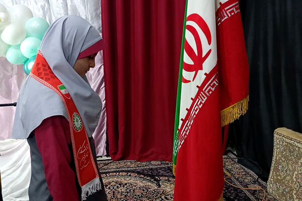  جشن «گل‌های زهرایی» در حسینیه شهدا با حضور دانش‌آموزان دبستان شهید طهرانی‌مقدم