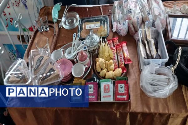 بازارچه کسب و کار دانش‌آموزی در مدرسه فدک