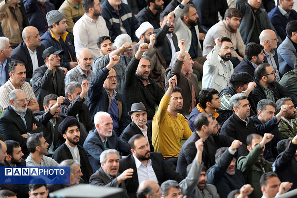 اقامه نماز عید فطر به امامت مقام معظم رهبری