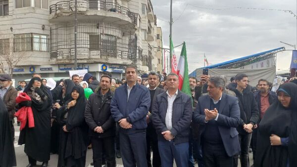 راهپیمایی ۲۲ بهمن با حضور پرشور مردم انقلابی در تهران
