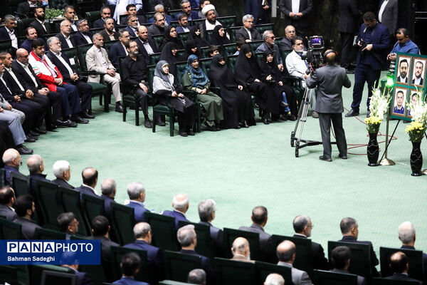 مراسم پاسداشت شهدای خدمت در مجلس