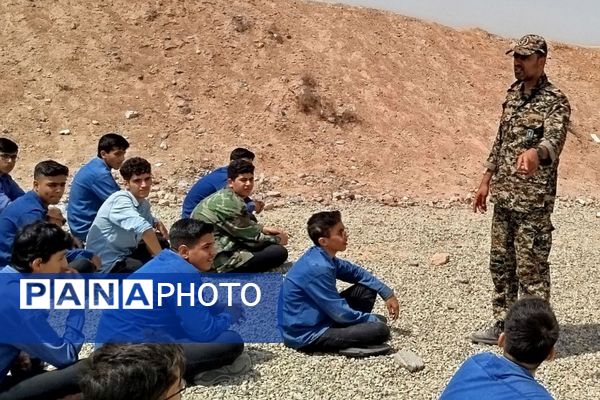 حضور دانش آموزان ناحیه دو شهرری در اردوی میدان تیر شهید جانبزرگی 