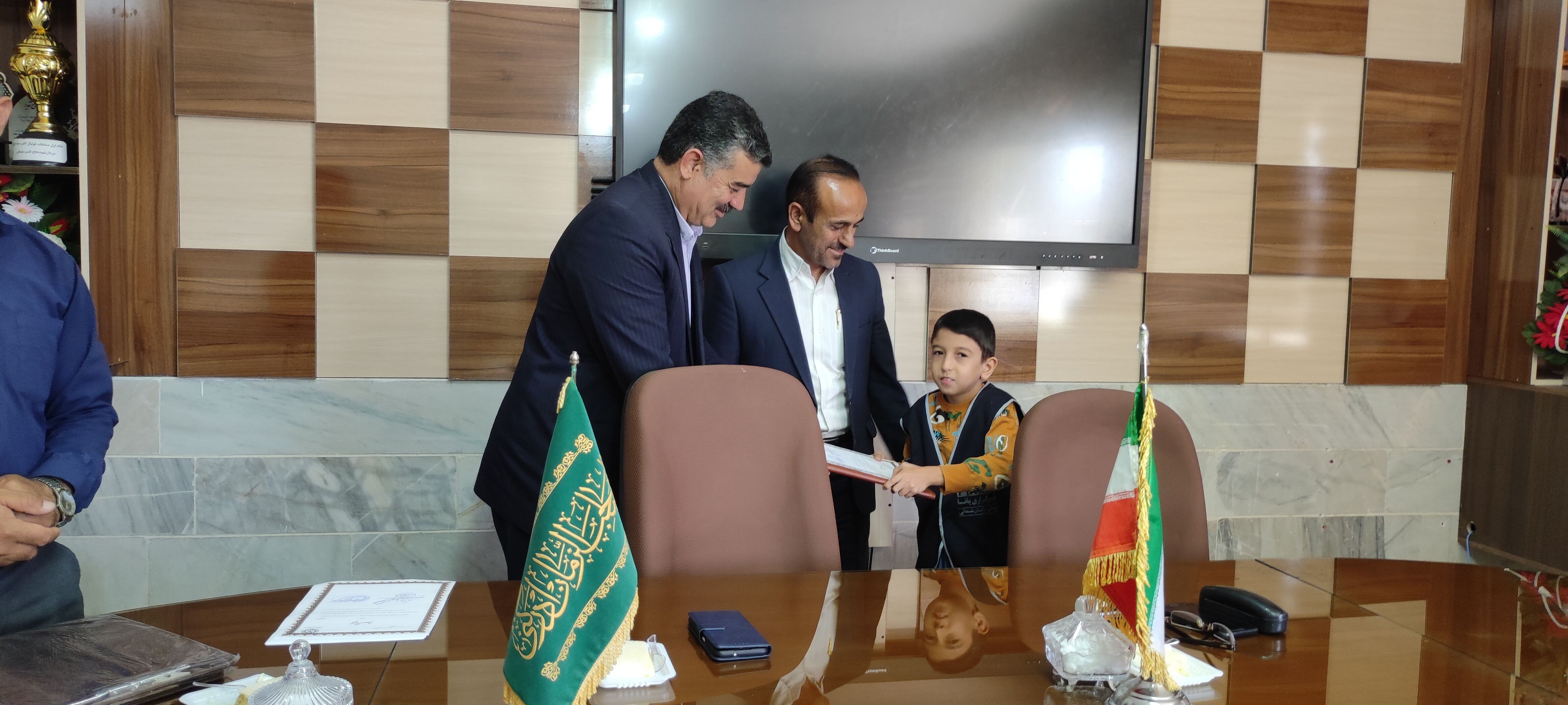 تجلیل مدیر آموزش و پرورش شهرستان شیروان از خبرنگاران پانا