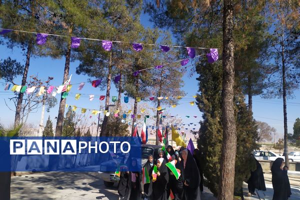 گلباران قبور مطهر شهدا در اولین روز دهه فجر 