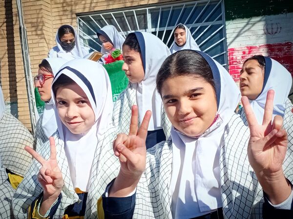 زنگ انقلاب در دبستان مهرعلی نادیپور، طنین‌انداز شد