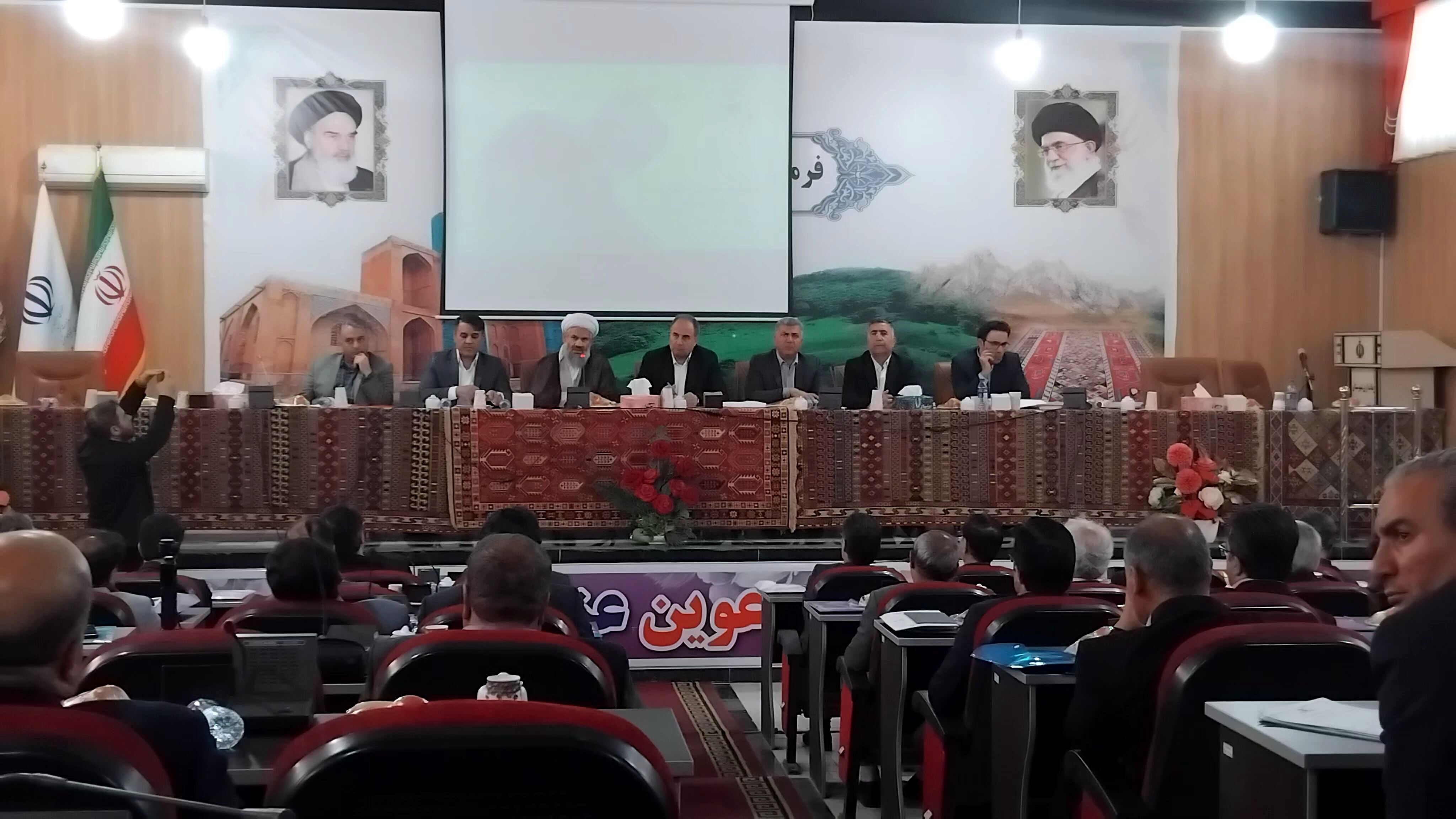 توسعه عدالت در فضاهای آموزشی: نشست هم‌اندیشی با حضور مسئولان و خیران در شهرستان اهر
