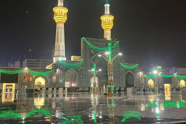 زیارت دانش‌آموزان هنرستان کوثر قیامدشت ری یک از مشهد مقدس 
