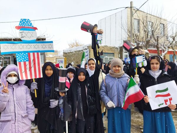 راهپیمایی یوم الله ۲۲ بهمن در شهر راز
