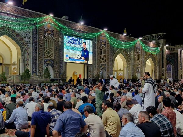 برگزاری نماز آیات در حرم امام رضا (ع) 