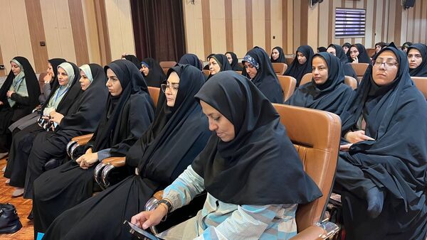 جلسه هم‌اندیشی و دانش افزایی ویژه سر گروه‌های مشاوره و تفکر سبک زندگی آموزش و پرورش خراسان رضوی 