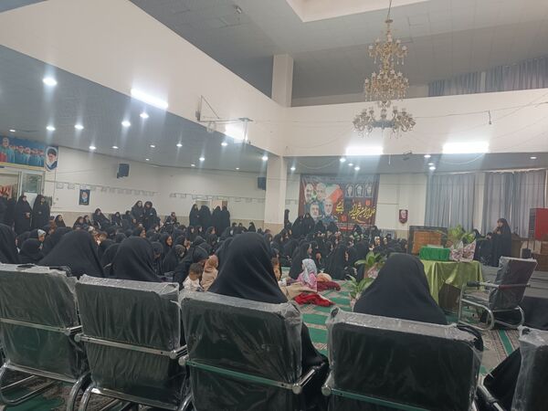تکریم خانواده شهدا در مسجد حضرت محمد مشهد مقدس
