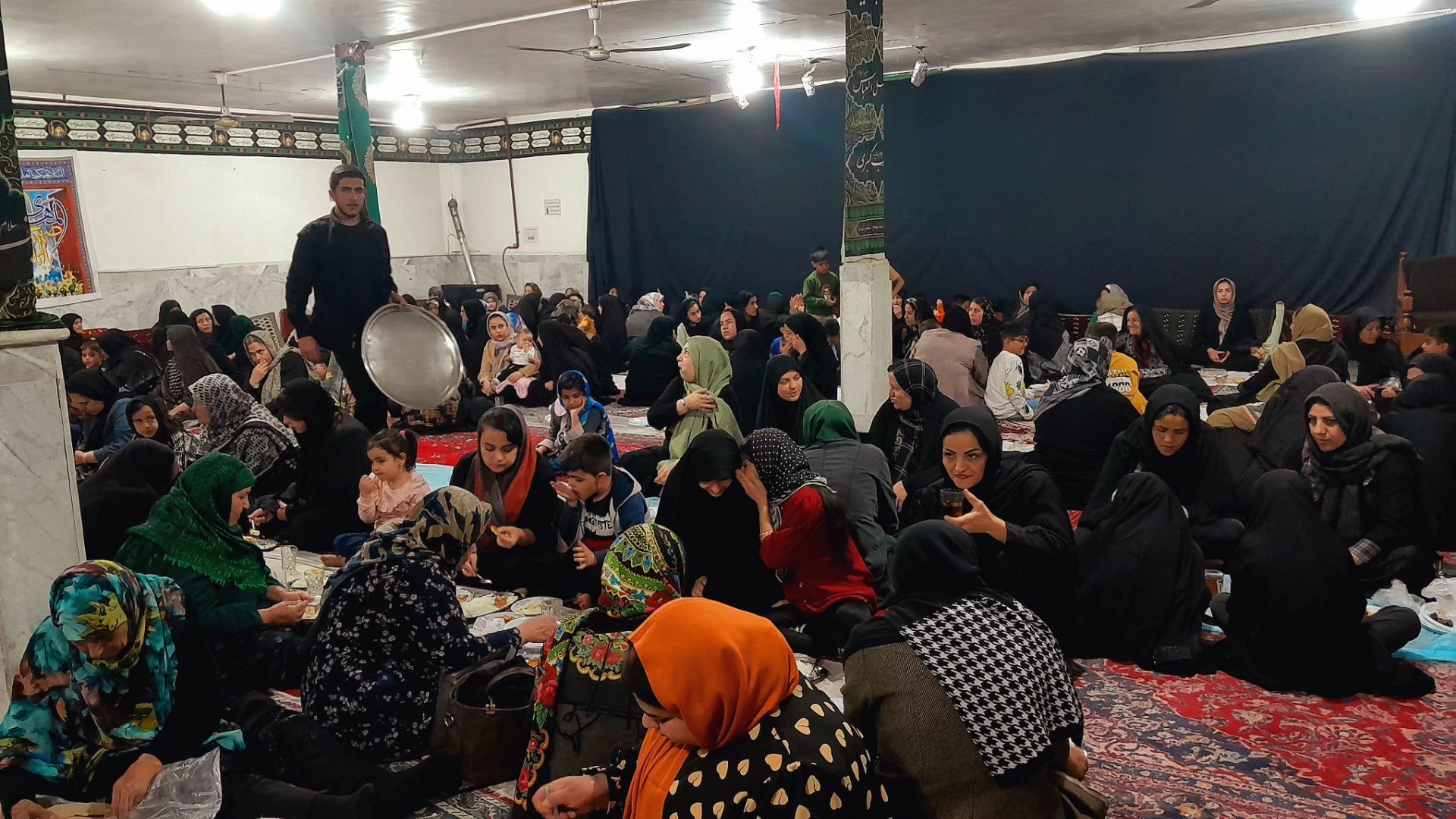 افطاری به مناسبت شب قدر در مسجد چهارده معصوم الغدیر 