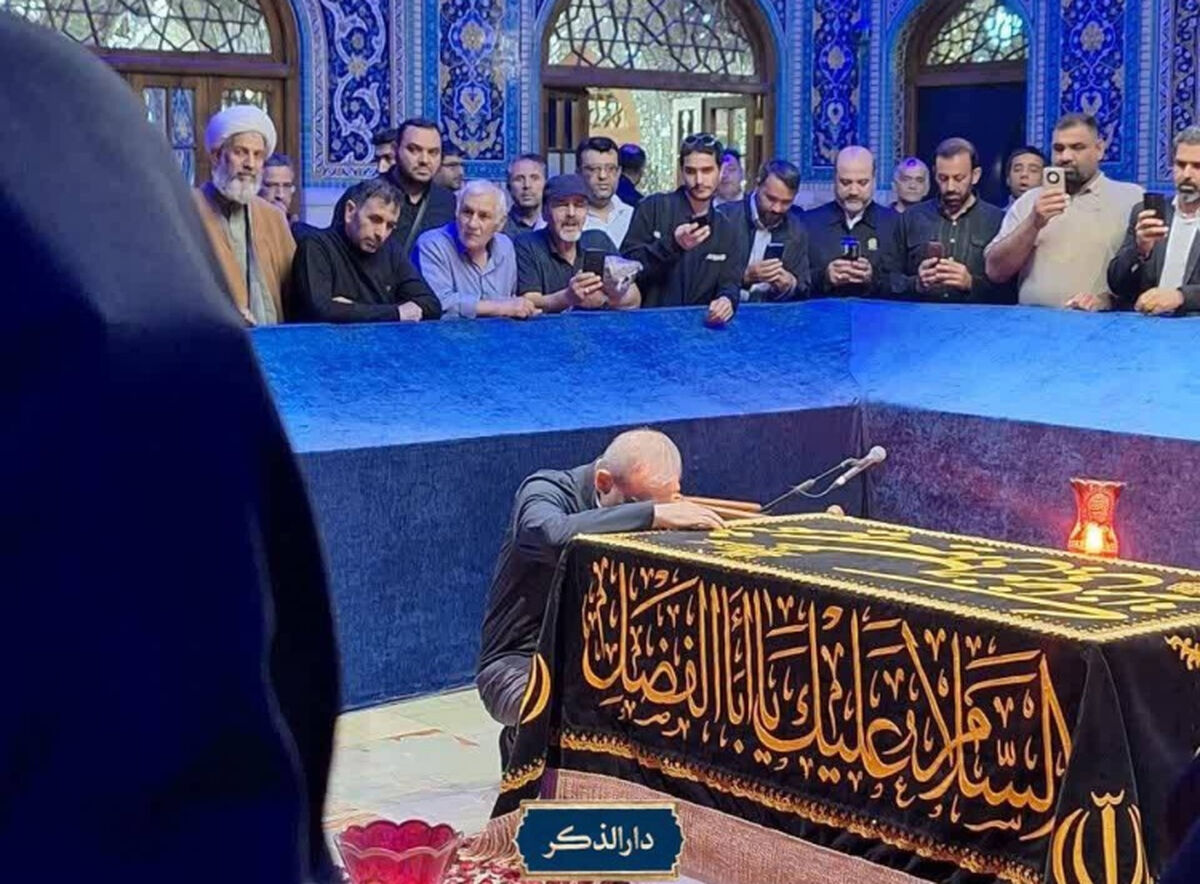 ادای احترام رئیس‌جمهور به مزار نورانی رهبر شهید و عظیم‌الشأن انقلاب