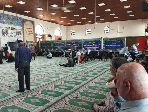 برپایی میز خدمت به‌مناسبت هفته دولت در میاندورود 