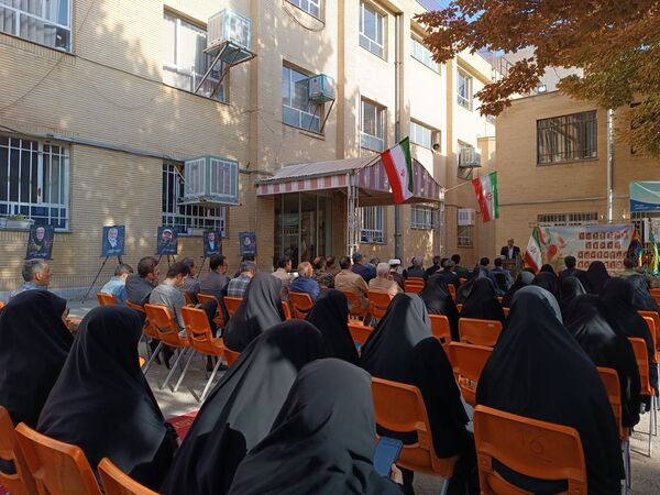 گرامیداشت هفته دفاع مقدس در اداره آموزش و پرورش ناحیه ۳ مشهد