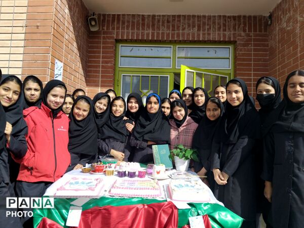 جشن آموزشی فعل‌های ماضی و مضارع در آموزشگاه نماز