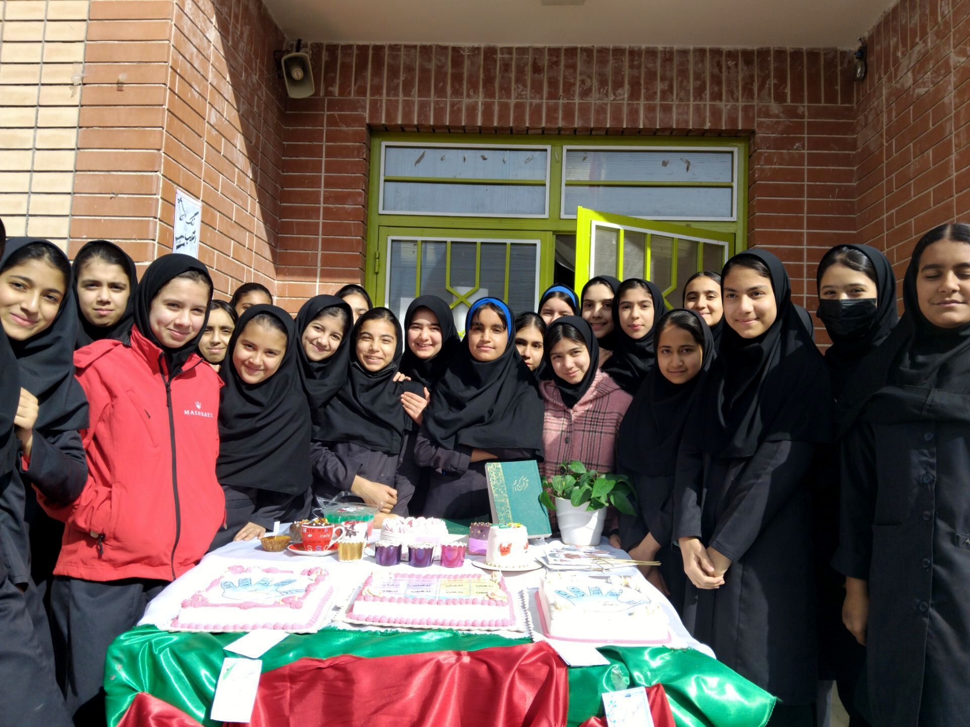 جشن آموزشی فعل‌های ماضی و مضارع در آموزشگاه نماز