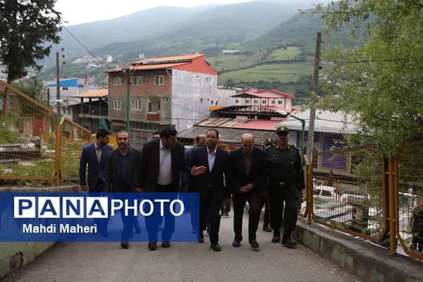 بازدید نماینده دولت و وزیر آموزش و پرورش از پروژه‌های عمرانی شهرستان سوادکوه