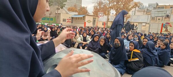 جشنواره کیک و دسر در دبیرستان کوثر فرهنگیان 