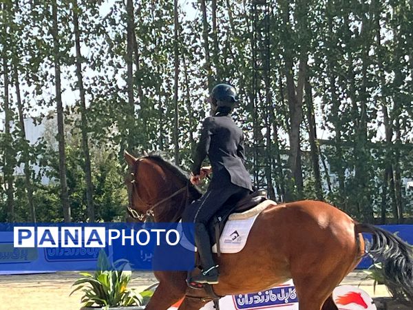 مسابقه کشوری پرش با اسب در مزرعه سامان شهرستان محمودآباد