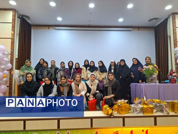 گرامیداشت معلمان و فارغ‌التحصیلان در دبیرستان شهید بابایی